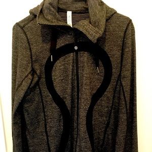 Zipper down sweatshirt